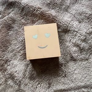 NEW Benefit hello happy powder foundation shade 4